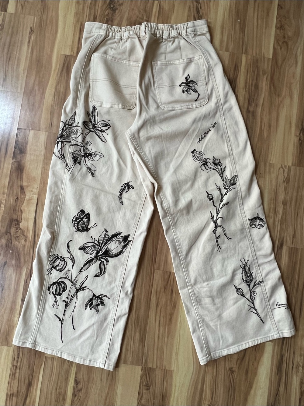 Pilcro Cream Wide-Leg Embroidered Pants Black Botanical Butterfly NWOT - Picture 9 of 13
